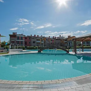Emerald Apartment