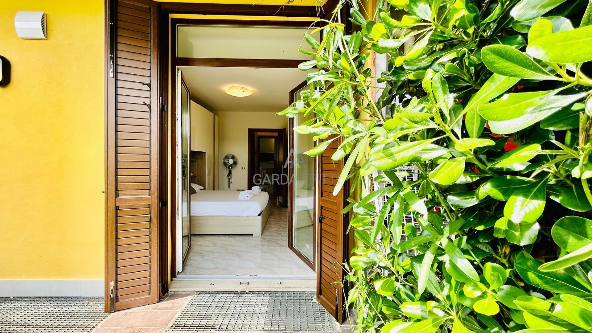 Berlino Apartment - Piano Terra Con Piscina Sirmione