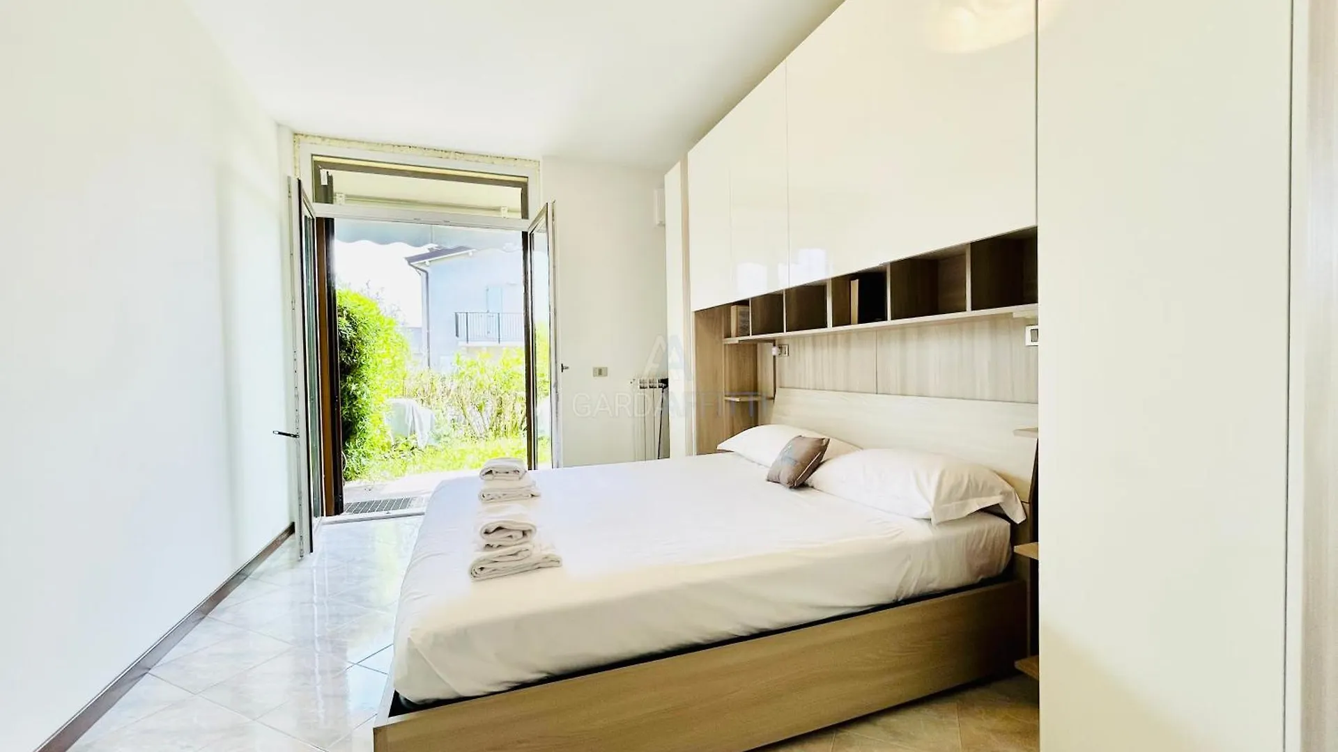 Berlino Apartment - Piano Terra Con Piscina Sirmione