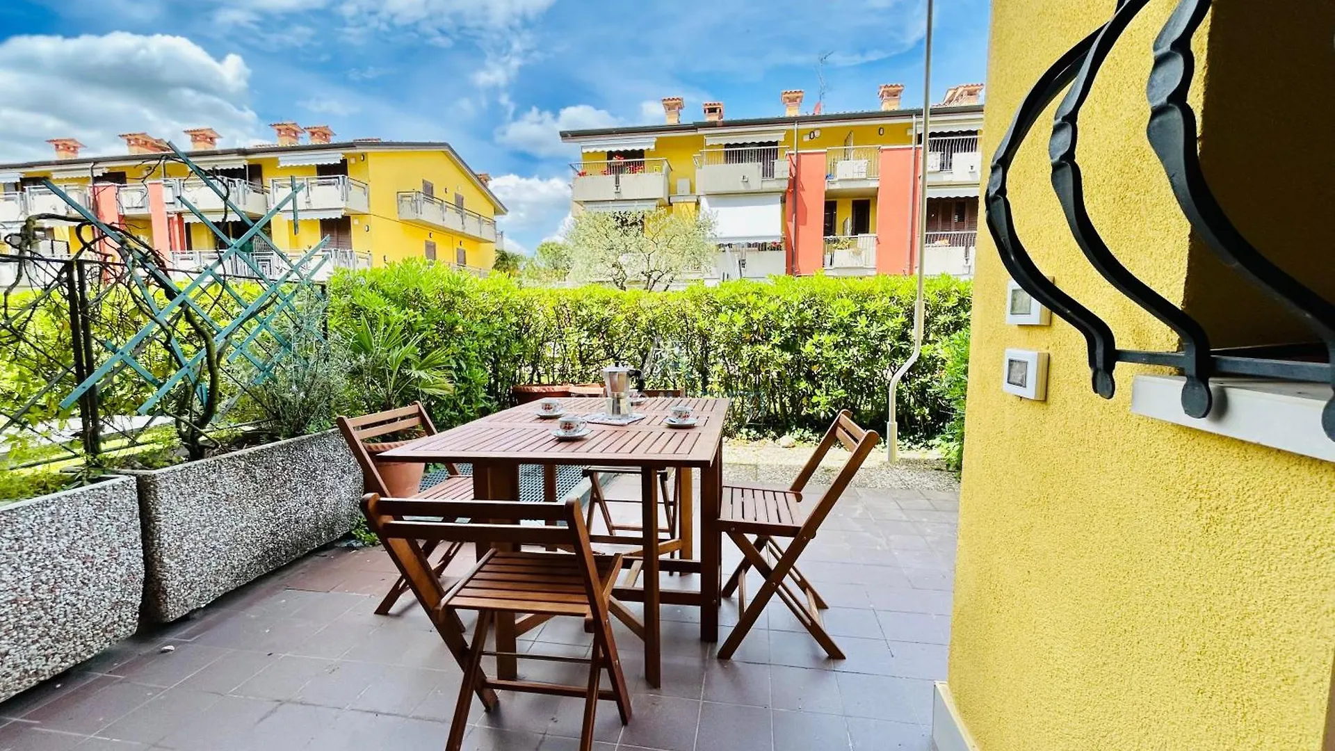 Berlino Apartment - Piano Terra Con Piscina Sirmione